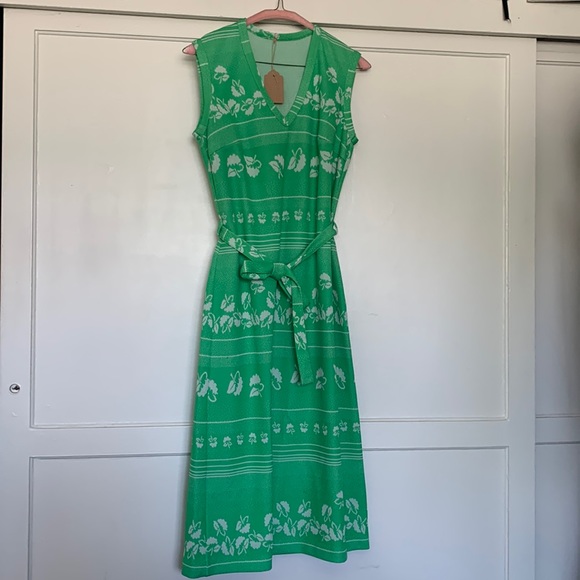 Super cute green flower vintage 70s tank top dress with belt - Picture 1 of 17